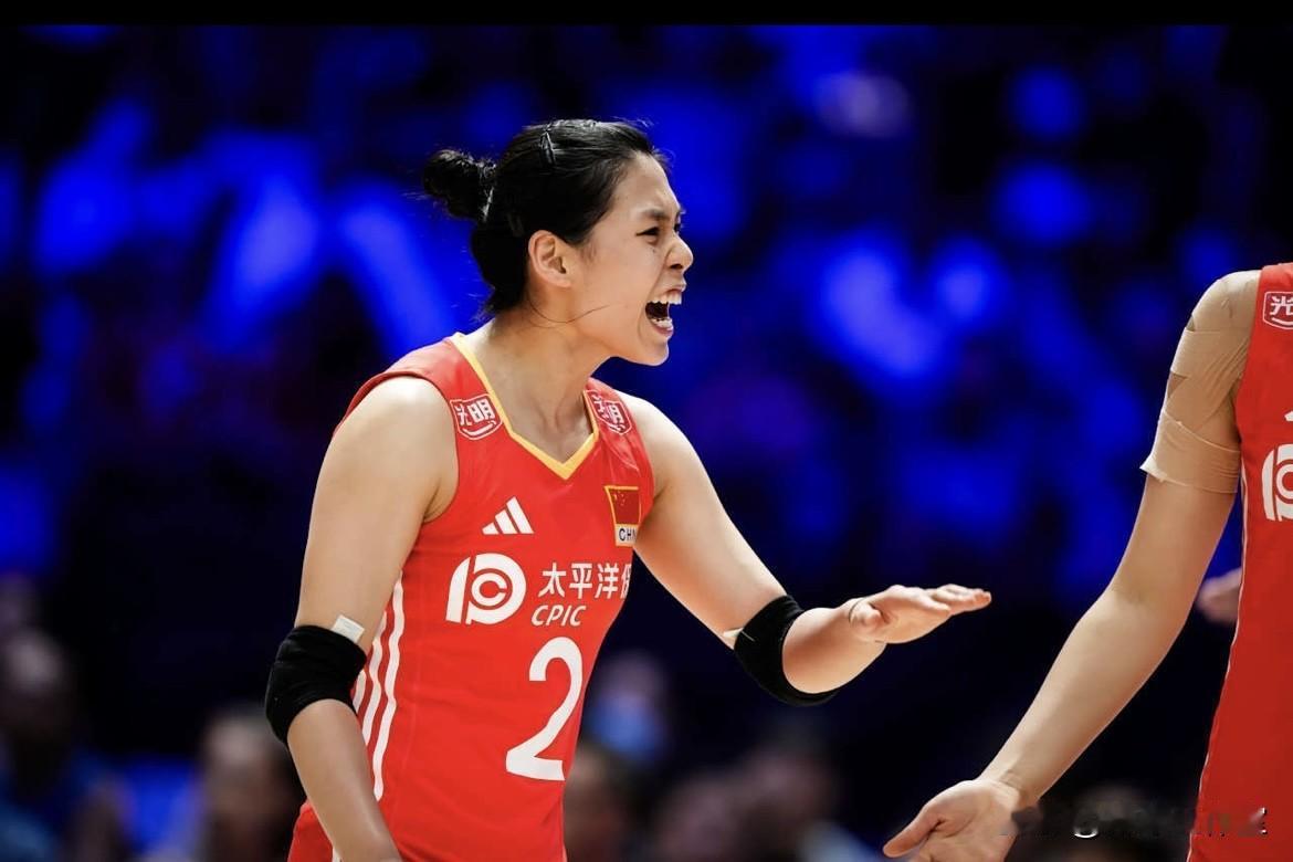 女子排球成年组小组赛（B组）第一轮，福建女排3-1逆转战胜辽宁女排（23-25