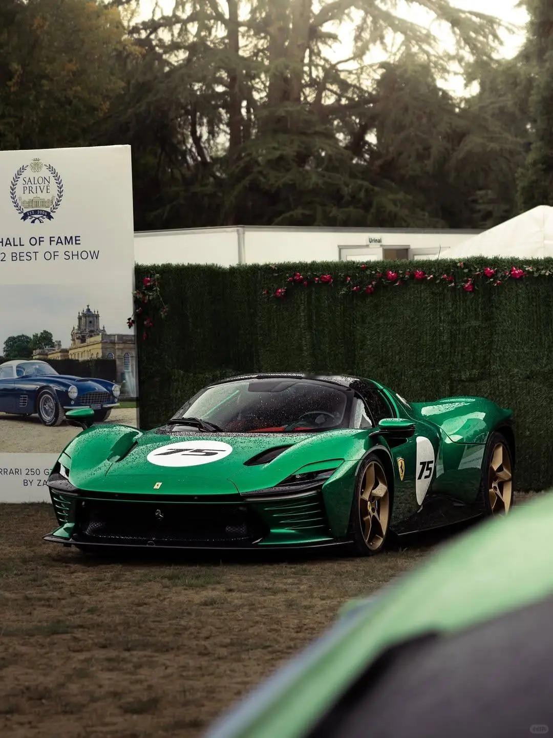 法拉利DaytonaSP3，雨后更有感觉绝美车片