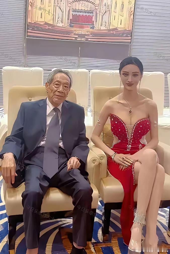 这男的我知道！是个知名演员！不知叫啥名字！这女的不认识！谁知道她是谁？这女的干嘛