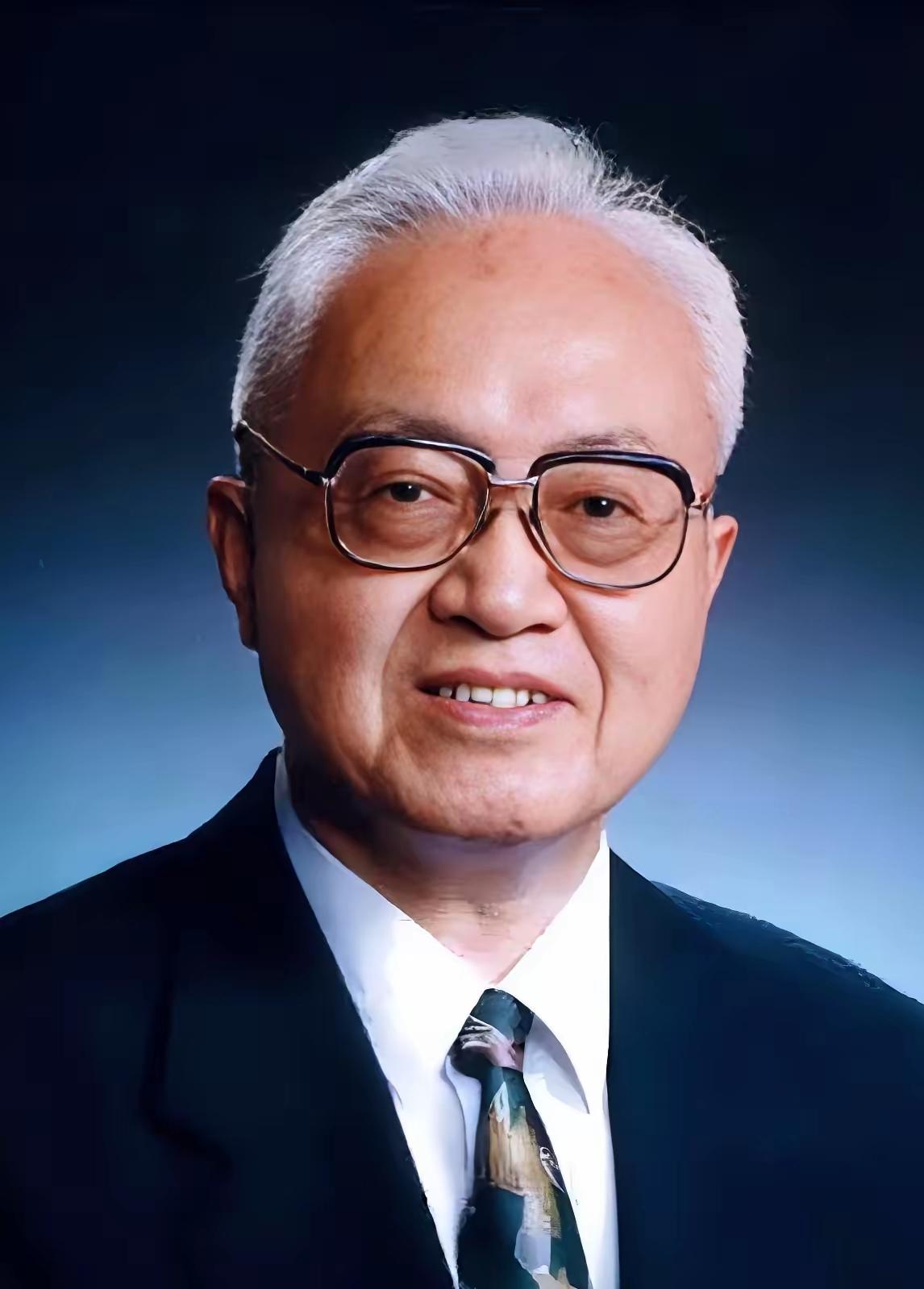 流体力学家、教育家，中国科学院院士，中国科学院研究生院教授！他是中国流体力学