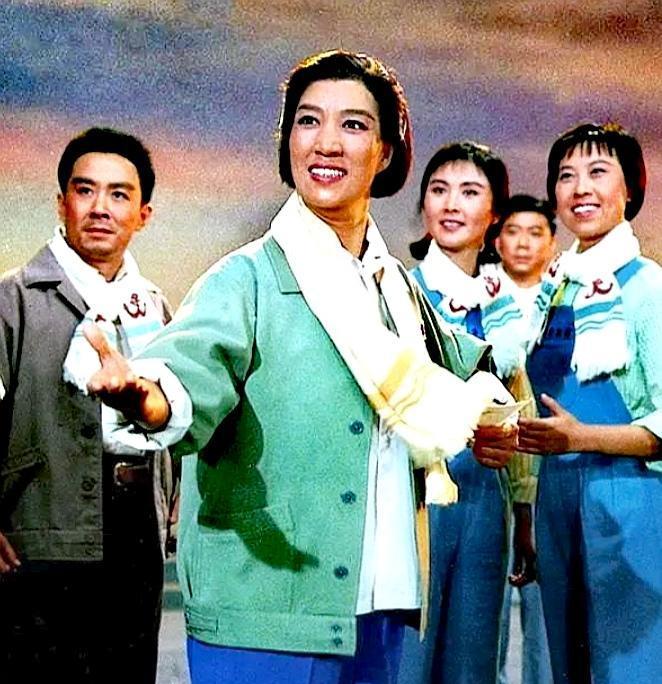 马少波就在《中国京剧史》中高度评价样板戏的贡献：“样板戏的主题音乐和人物的特性音