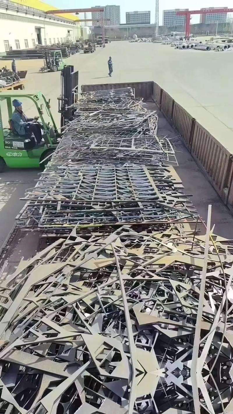 16.8万的货送进厂，卸了一半，突然连车带货全给扣了，还要倒罚10万块！这哪是做
