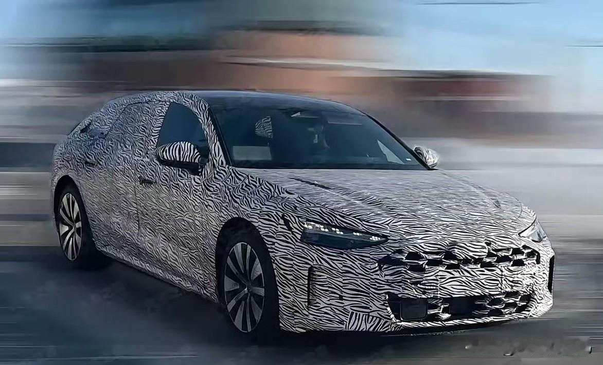 看到奥迪A7L旅行版谍照曝光，想说奥迪终于给国内瓦罐粉端上硬菜了！这台为中国市场