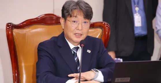 法院二次驳回特检的逮捕令申请，特检反应平静。新任国会法制司委员长李春锡不答应