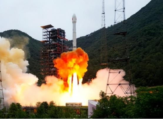 12400颗卫星？美国星链一家独大，占了全球六成活跃卫星。中科院院士紧急喊话：太