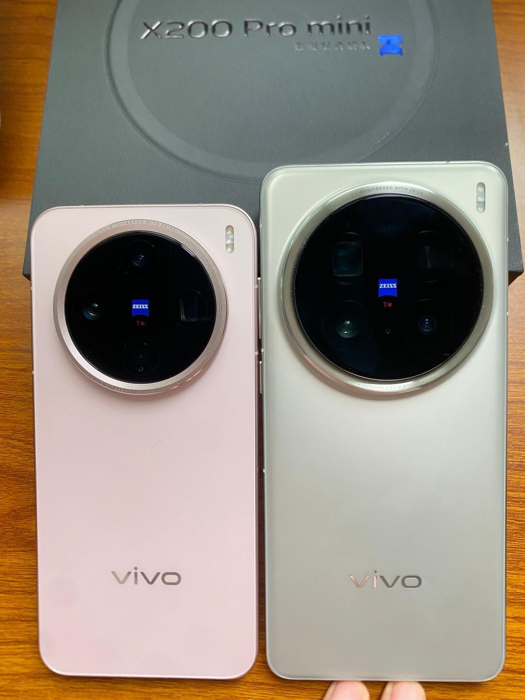 vivoX200Pro和mini选哪个纠结症患者所以两款都买来试试再决定下面说