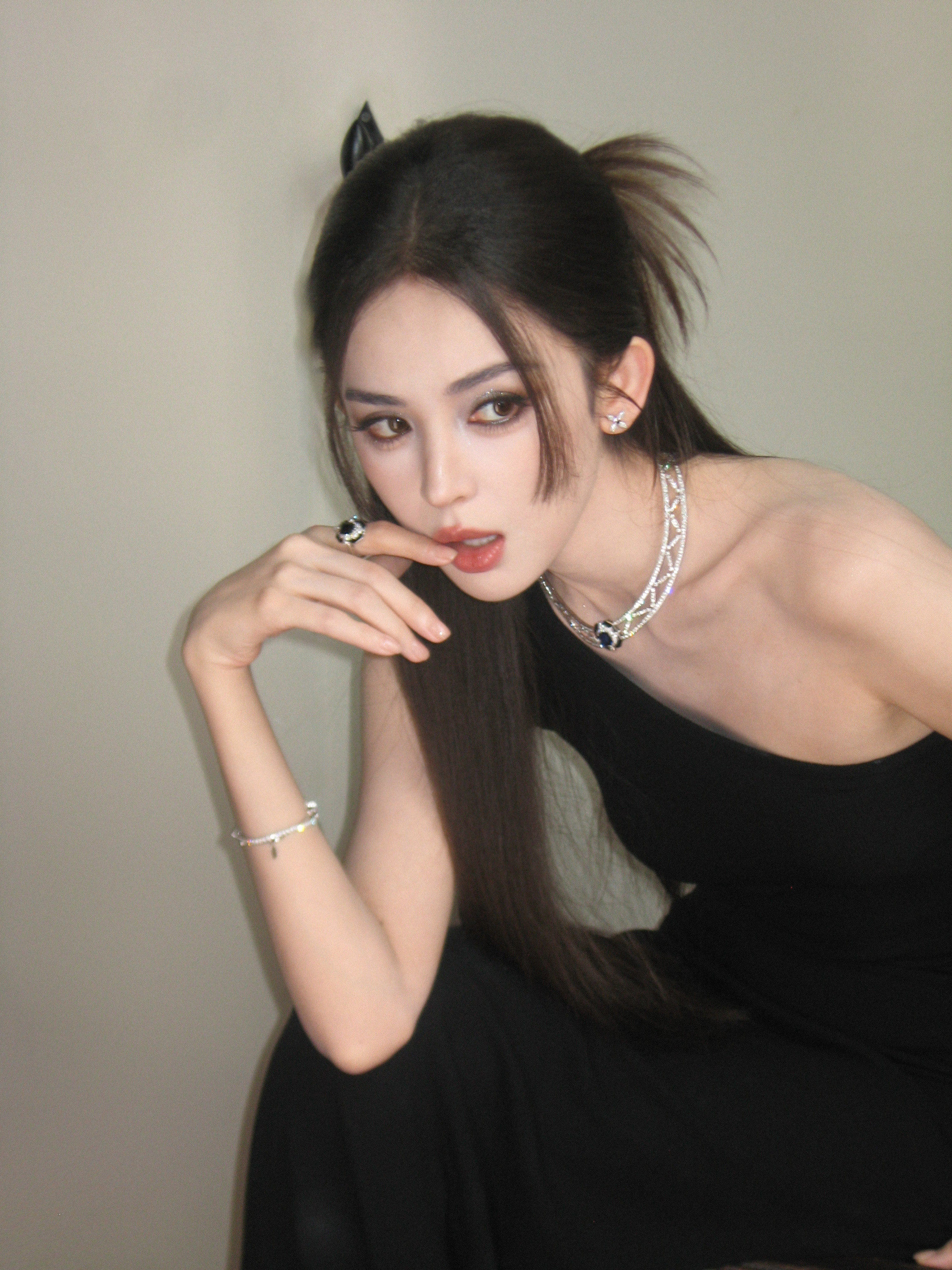 娜扎鸡毛毽子头娜扎好美