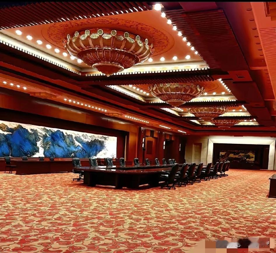 终于理解鲁比奥，为什么对着大会堂天花板赞不绝口！这就是天花板中的天花板！这简直