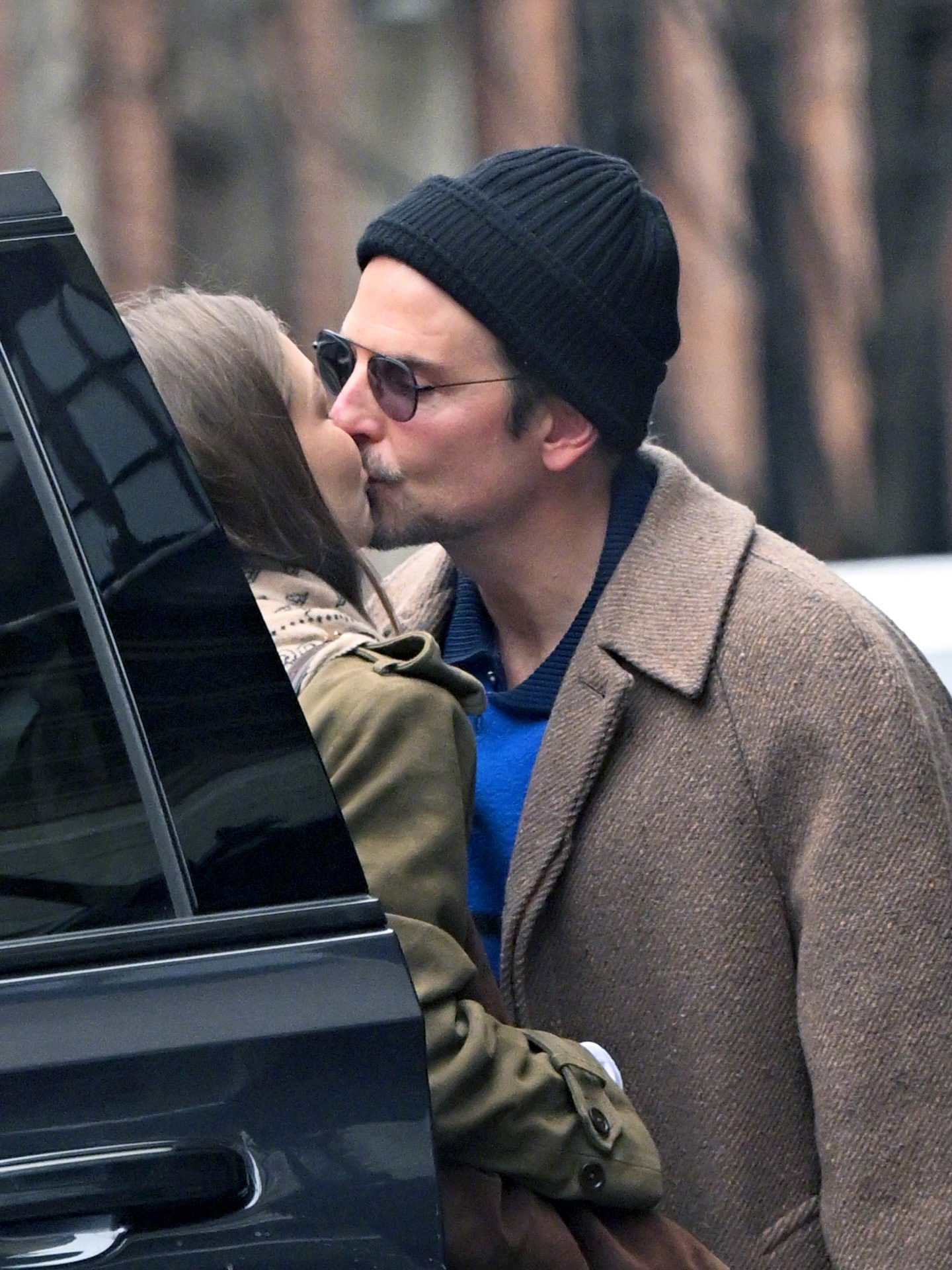 GigiHadid为RalphLauren走秀前和走秀后的纽约街拍。男友