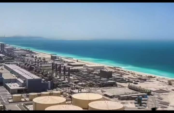 海水步步紧逼，基里巴斯的选择与出路海水涨，路怎么走？平均海拔不到2米的基里巴斯