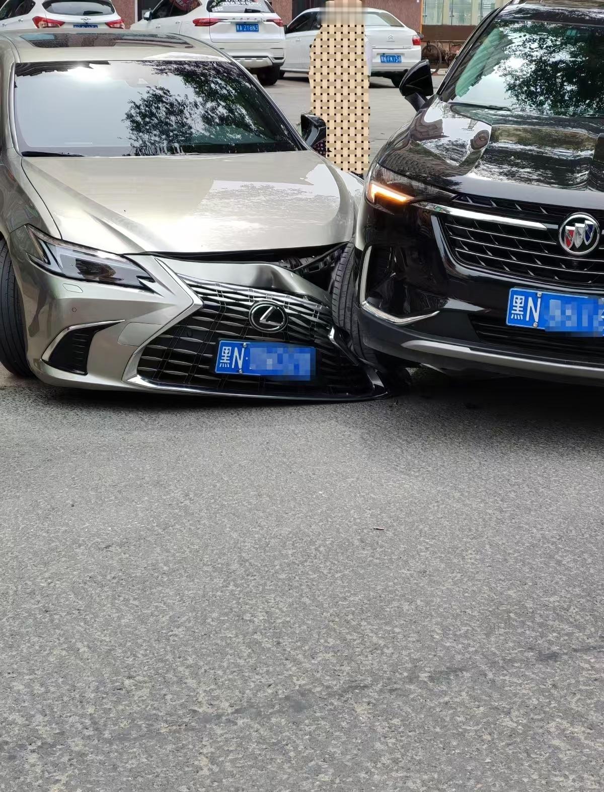 这个姿势让我想起了一张图
