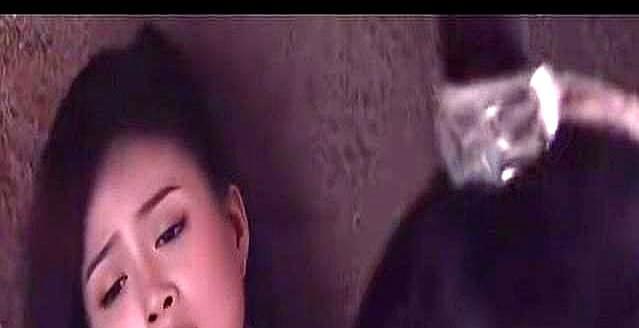 这蒜，一啃就是二十年。真正的教科书级临场反应，秒杀现在一堆假惺惺的偶像包袱。