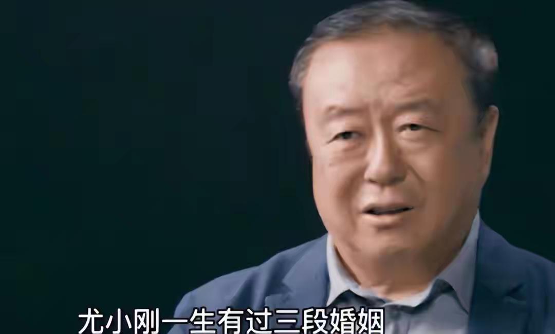 她挤走原配生两子，今老公74岁儿子8岁，可算有“钱”人终成眷属原文74岁