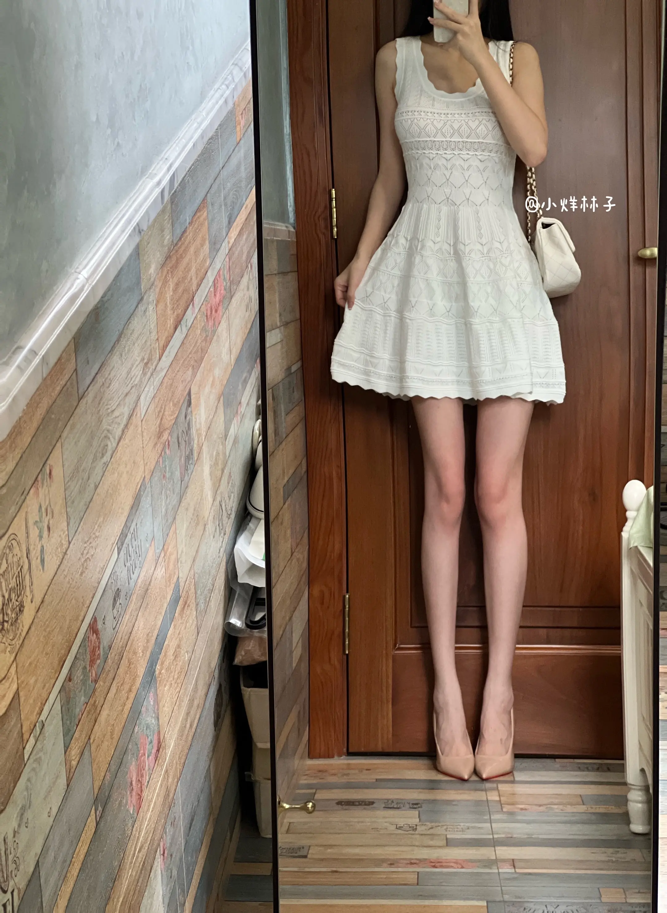 完全白月光裙子来的🥹 自带蓬度！就算里面正常穿内衣也没问题！既方便又...