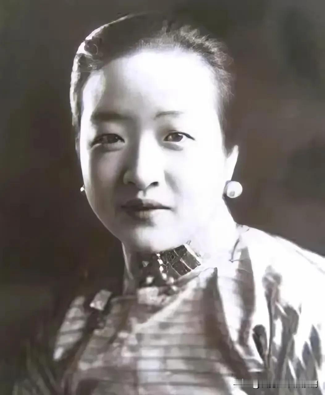 1957年高层激烈争吵：海军副司令拍桌大骂副总长，国防部长都镇不住！最后收拾残局