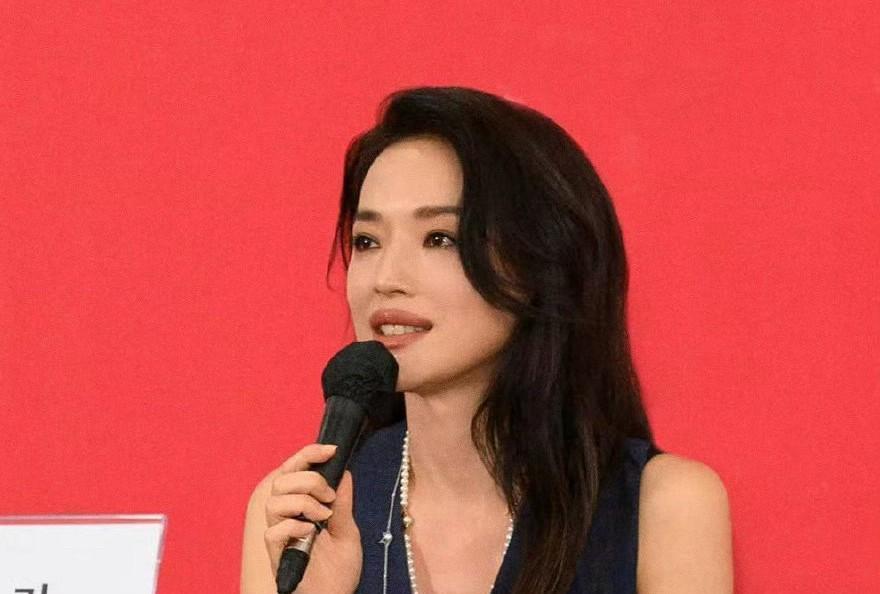 舒淇荣获最佳导演奖宝格丽负责人估计后槽牙都咬碎了舒淇今年与宝格丽的合同到期，