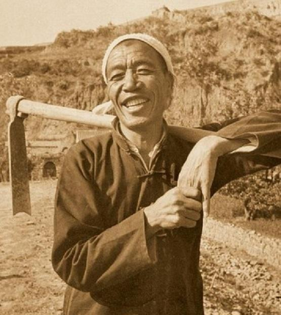 1980年，陈永贵辞去国务院副总理职位，临行前，向华国锋辞别，忍不住感叹：除了毛