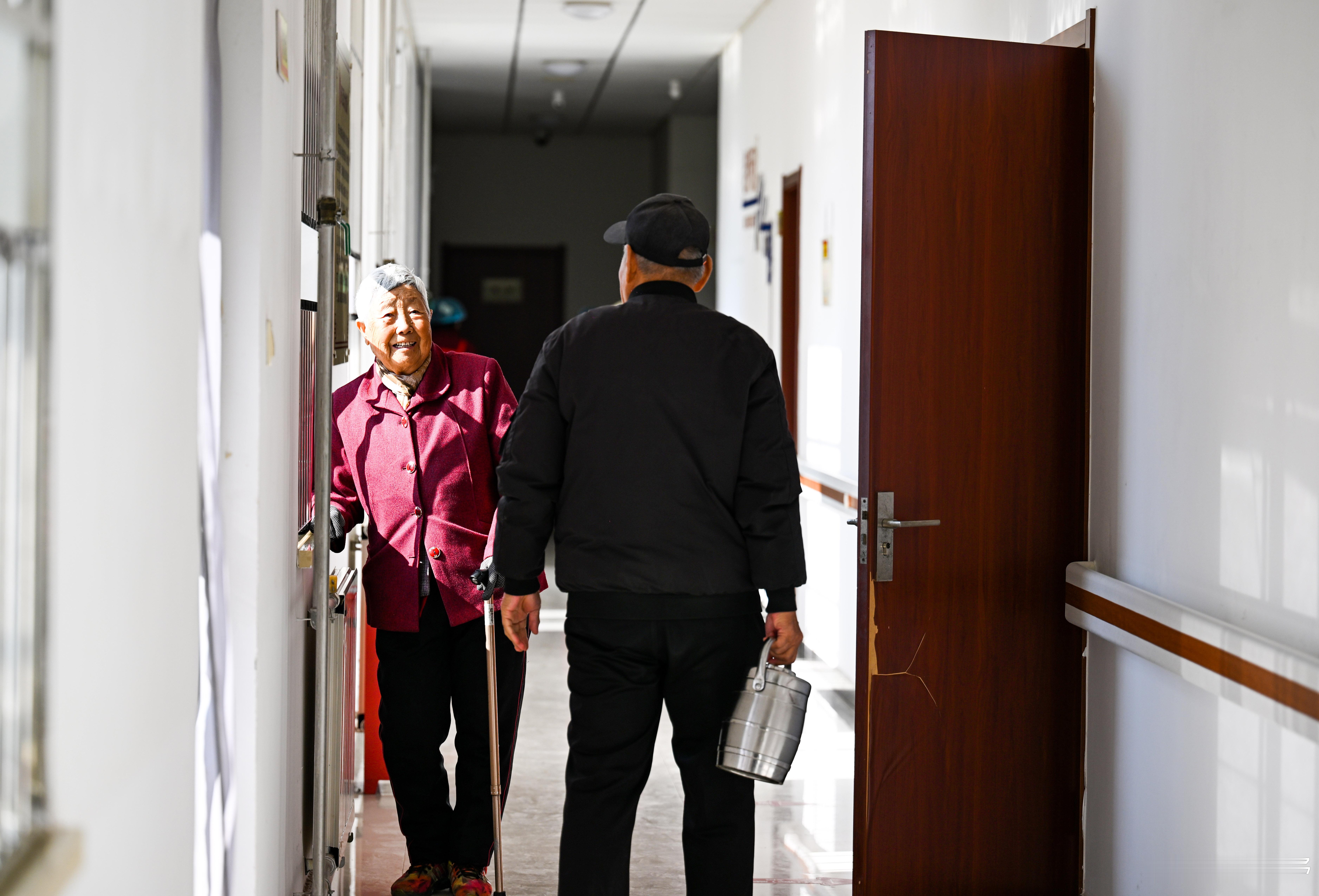 【港商观察|人人活到孟子年岁中国的银行家们发现生意来了！】官方消息称，中国
