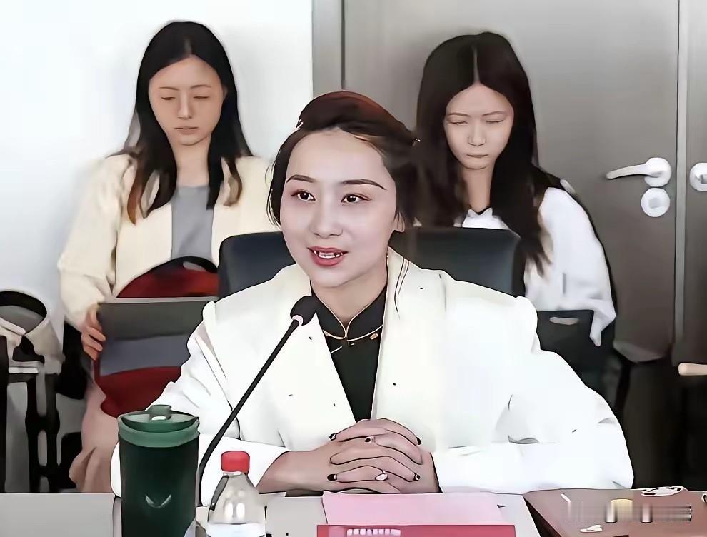 不得不说，这届网友真厉害，把学术圈里这层师承关系都扒得明明白白。北理工裴教授能
