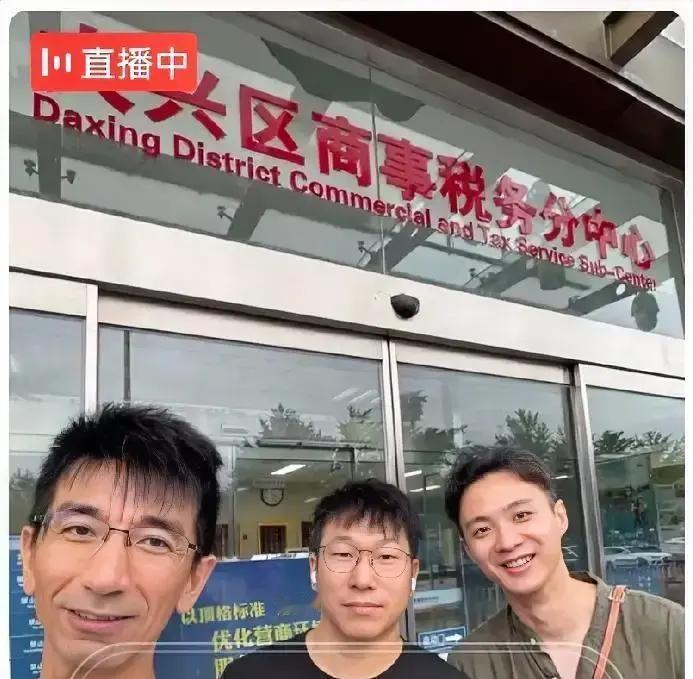 大家都以为俞敏洪最大的损失是放走了董宇辉，但其实圈内人都明白，真正能挖断老东家护