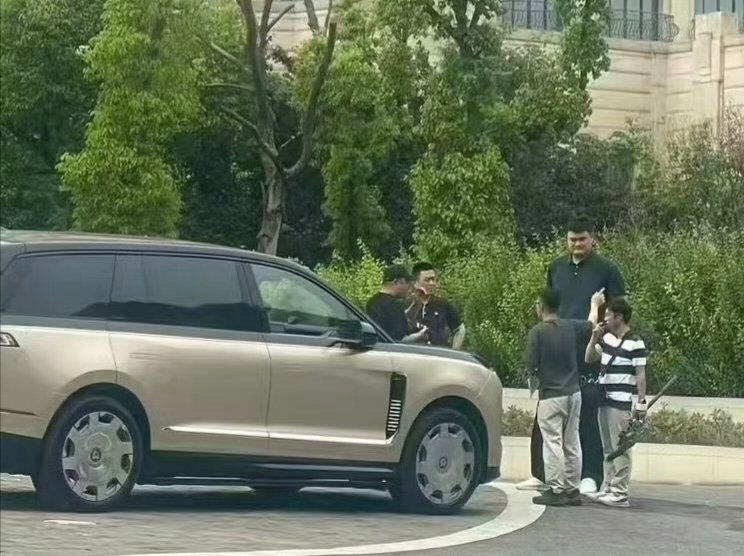 有姚明在，工作人员像极了小朋友大v聊车