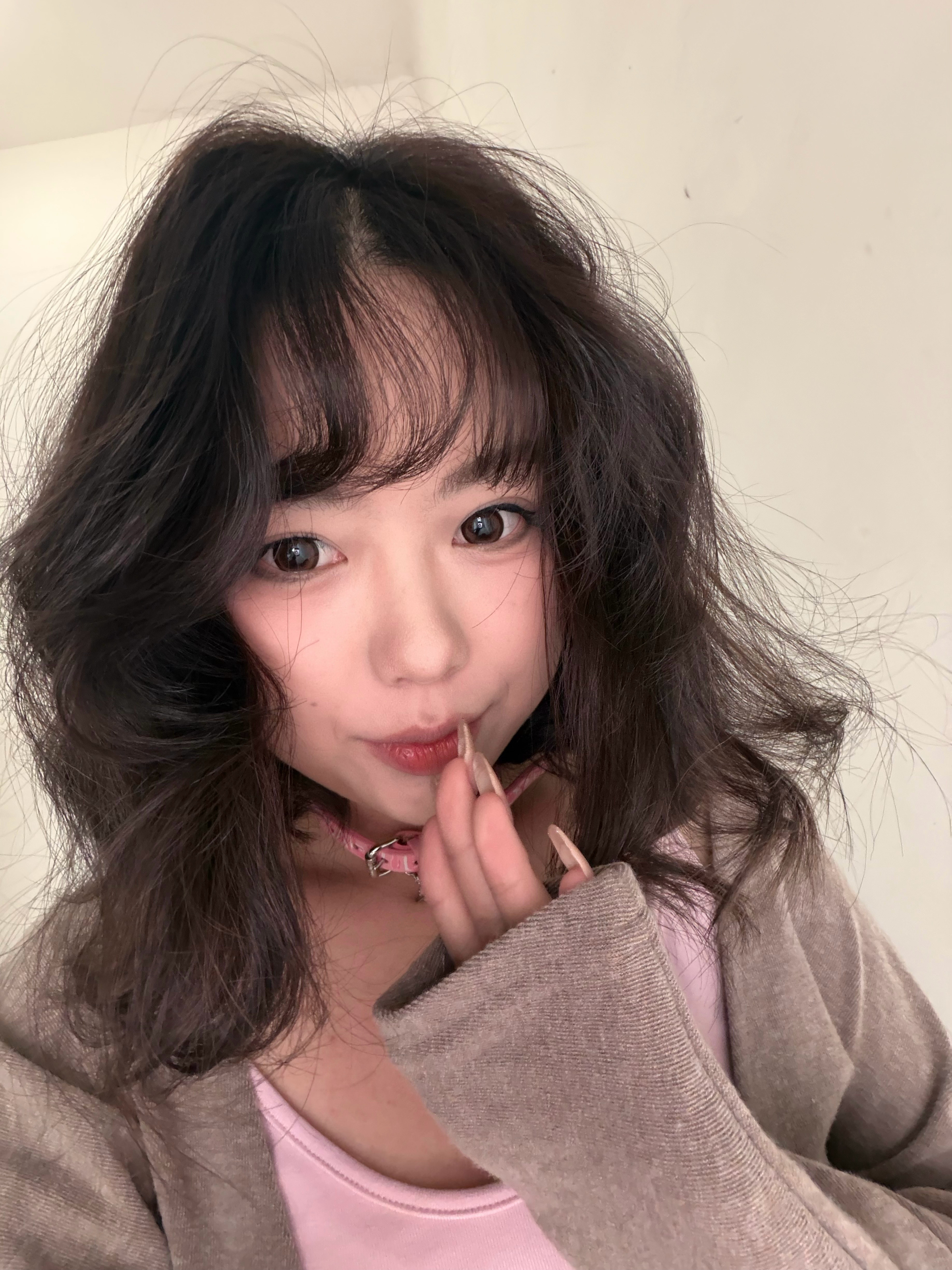 给头发卷毁了搞成壮壮妈了