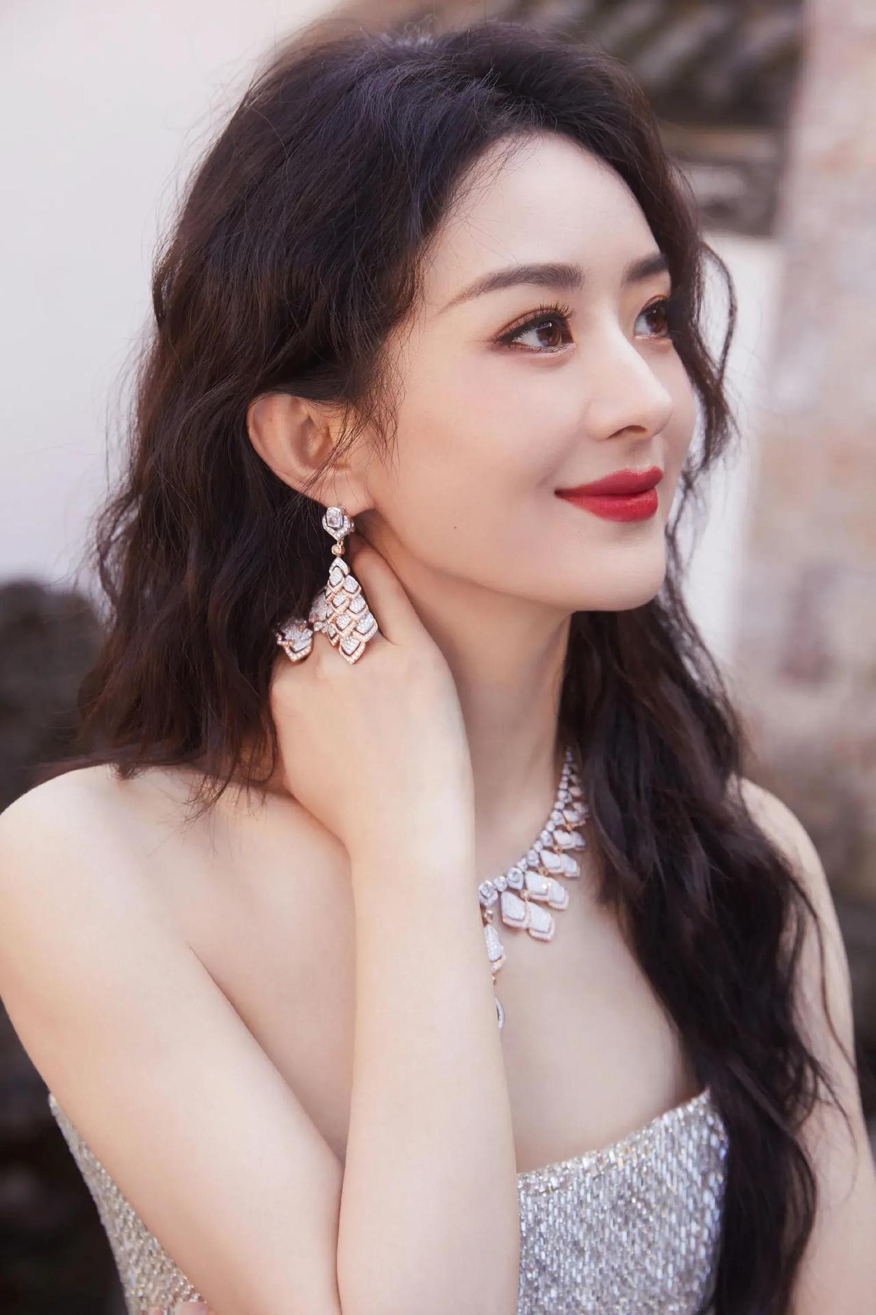 终于知道赵丽颖为什么能够成为顶流明星不是因为她长相甜美也不是因为她演技好