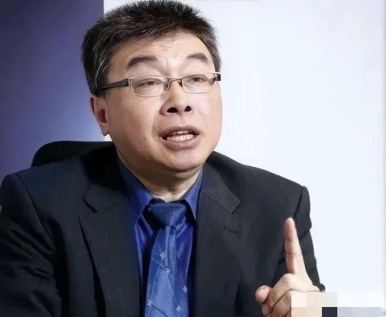 台湾时事评论员邱毅近日痛批：“丢脸，真是丢脸。这回要不是大陆海警船过来维持秩序、