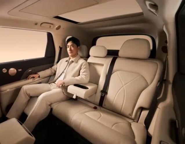 不管你信不信，这就是赤裸裸的现实！开智己LS8跑了趟长途，才算摸清“上汽大厂牌