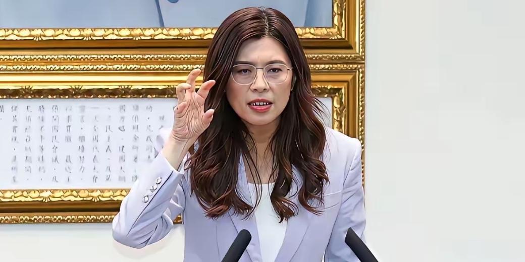 郑丽文就大陆公务船驶入太平岛周边海域公开发表评论这事儿说出来特别解气，6月1