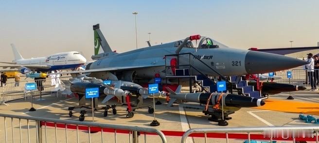 巴基斯坦与利比亚东部军阀签约销售16架JF-17枭龙战机据比利时《ArmyR