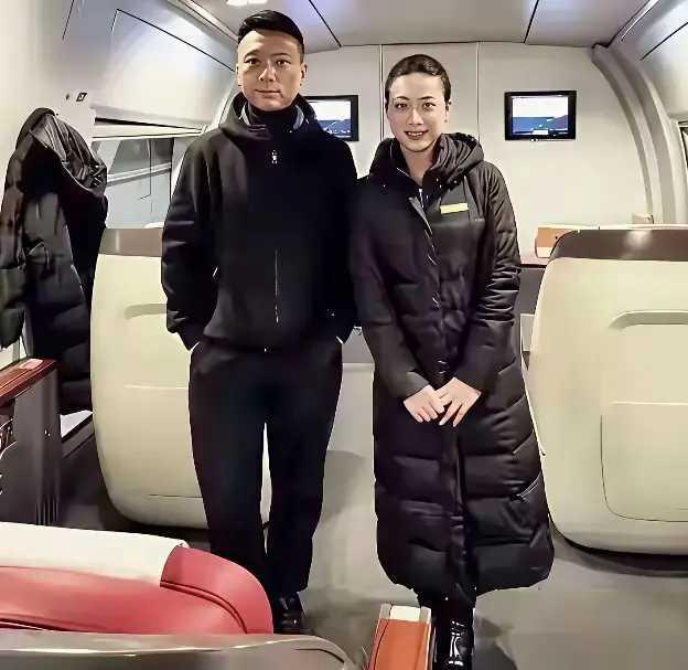 这踏马谁呀？脸都是歪的