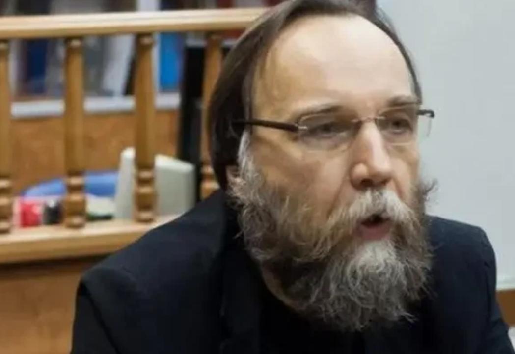 “下一个就是中国？”杜金这句话刚落地，有些人就慌了，慌什么？美国敢在加勒比海撒野