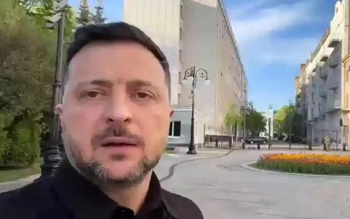 局势悄然生变！乌谈判代表团抵达美国，绕开俄罗斯先谈换俘，俄乌博弈早已跳出战场之外