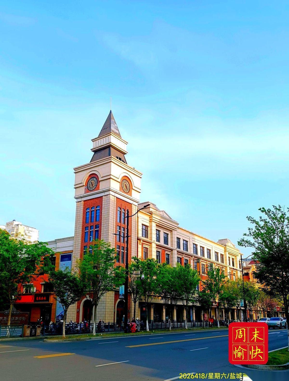 现在网上流行一种“比金贵的问候”，成了很多家庭群里雷打不动的社交景观。第一句通