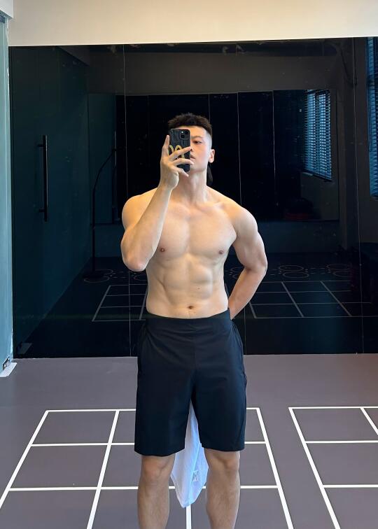 180 80kg｜薄肌雕刻指南