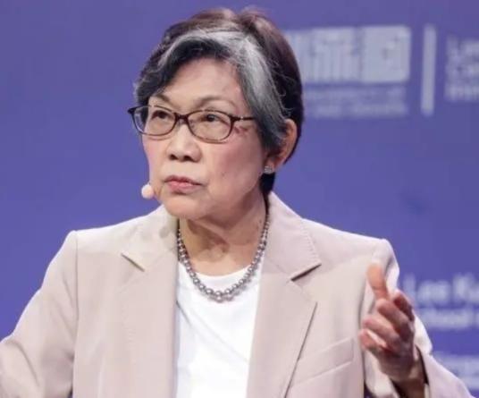 新加坡大使曾说：不管中国愿不愿意，全世界都已经这么看中国了！7月6日，中国海军