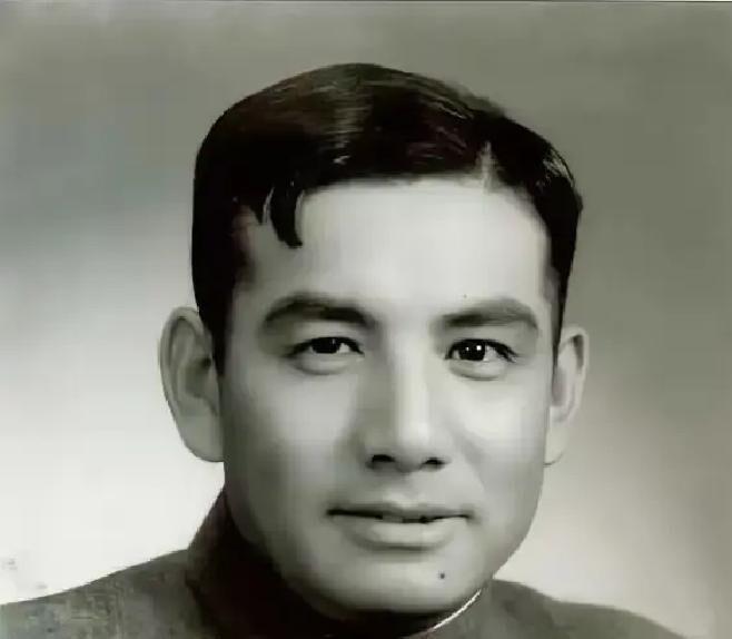 孟良崮战役打响前，王耀武曾向蒋介石进言，说张灵甫个性刚愎，不宜独当一面，建议换更
