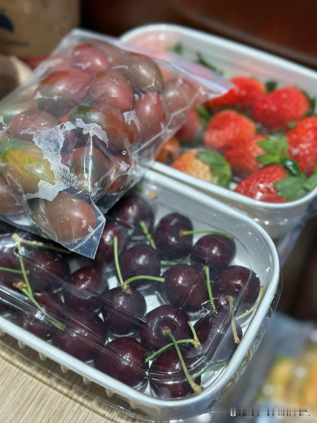 学中医的朋友跟我唠，每年只要冬至一过，往后俩月，可千万甭惦记着减肥。她说冬至