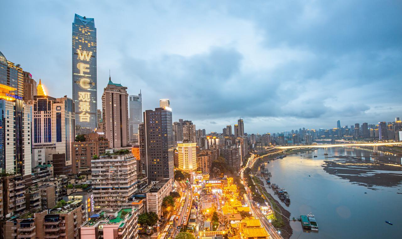 超越上海、登顶全国消费第一城，这个西部城市凭什么？重庆的消费总额居然超过了上海