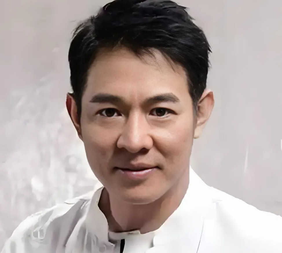 李连杰这话确实很有道理！杨澜采访李连杰时，问他从古至今有没有偶像，李连杰回答