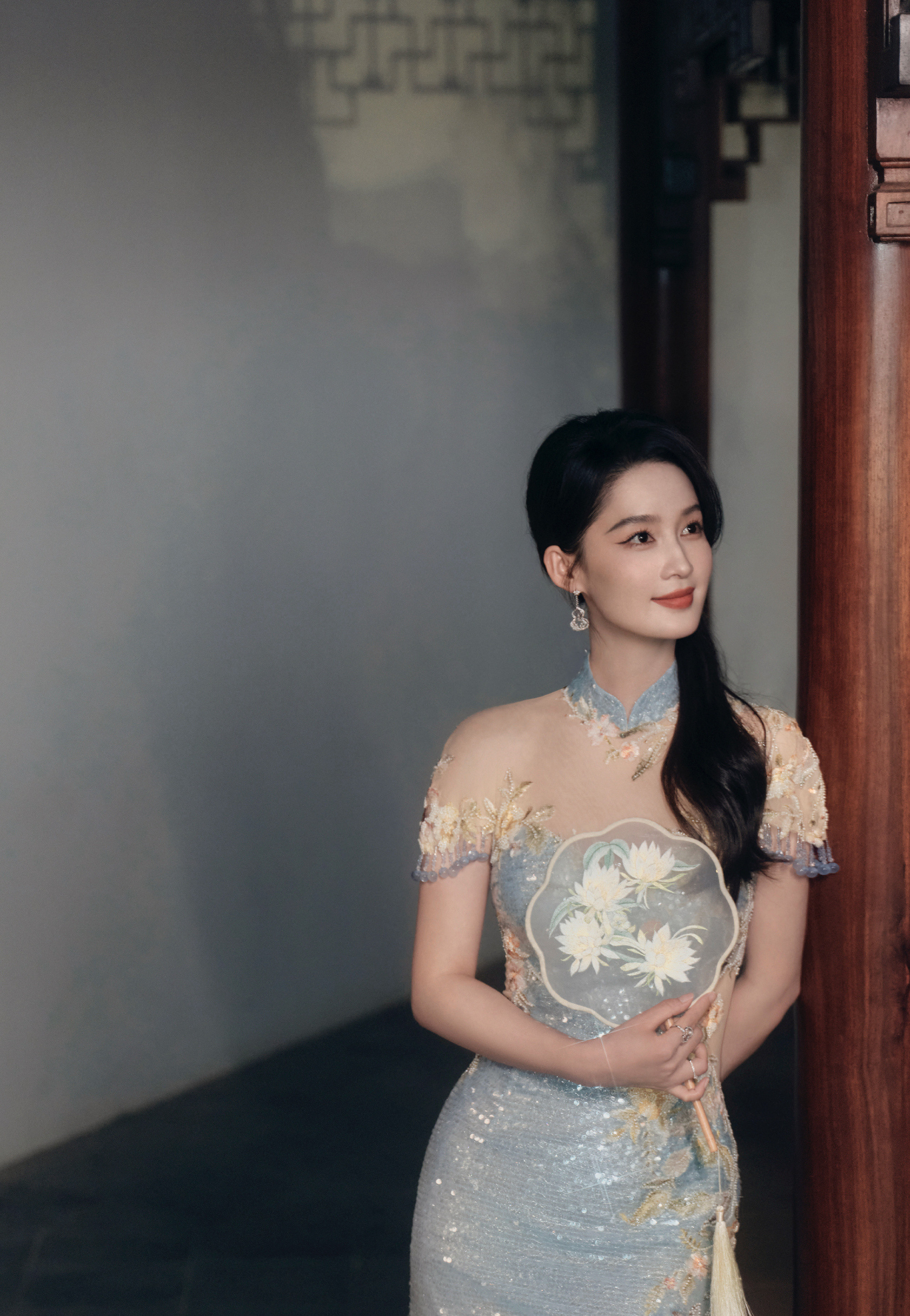 李沁国风造型李沁国风妆造太美了，你这是从画里走出来的吧[爱心]​​​