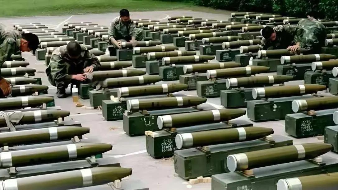 中国两“铁哥们”援乌，给我们敲警钟！巴基斯坦和柬埔寨近日向乌克兰伸出援手，引