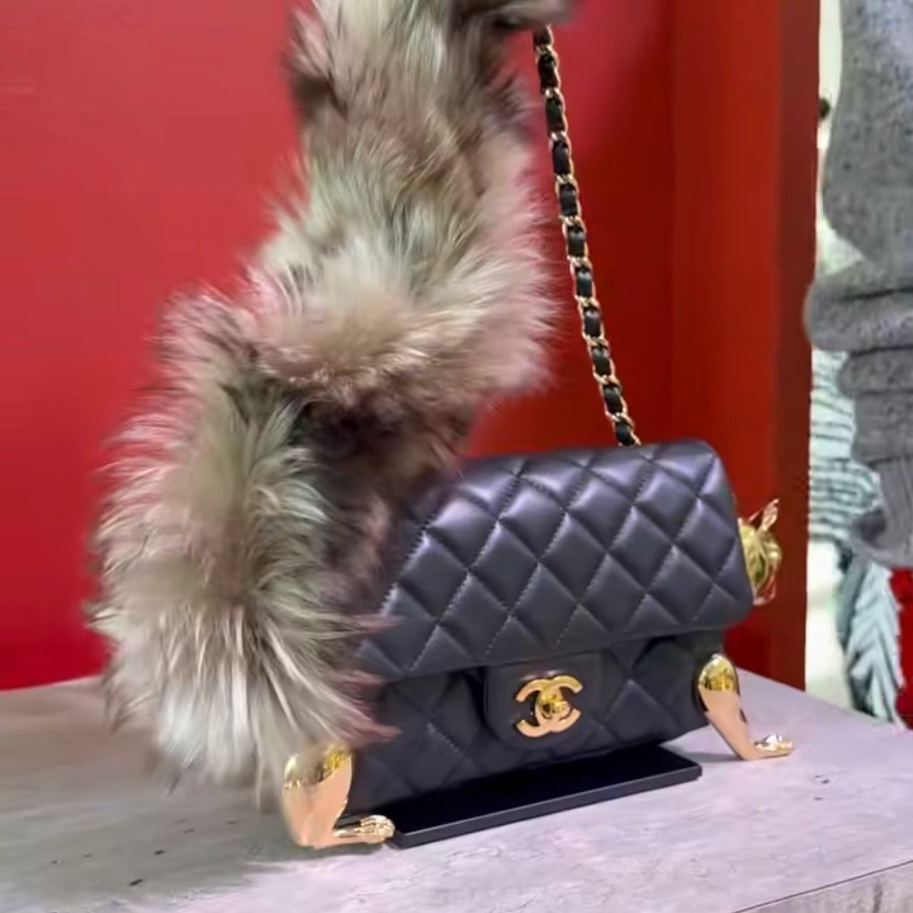 时尚灵感解读在MatthuieuBlazy的首个香奈儿2026高级手工坊