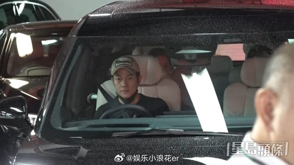 郭富城方媛三胎出生港媒曝郭富城方媛三胎出生，今天约下午3时，郭富城亲自驾车，与