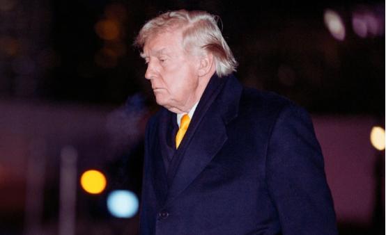 中国抛售美债 最近有消息说，咱们国家的监管部门已经提醒不少银行，让它们少持有