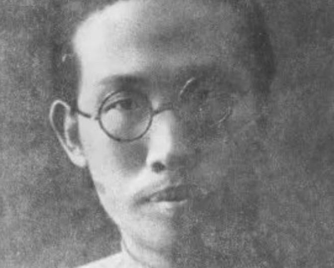 1933年，清华才子朱湘将一根香蕉往不满周岁的儿子嘴里塞，婴儿哭了七天七夜后被活