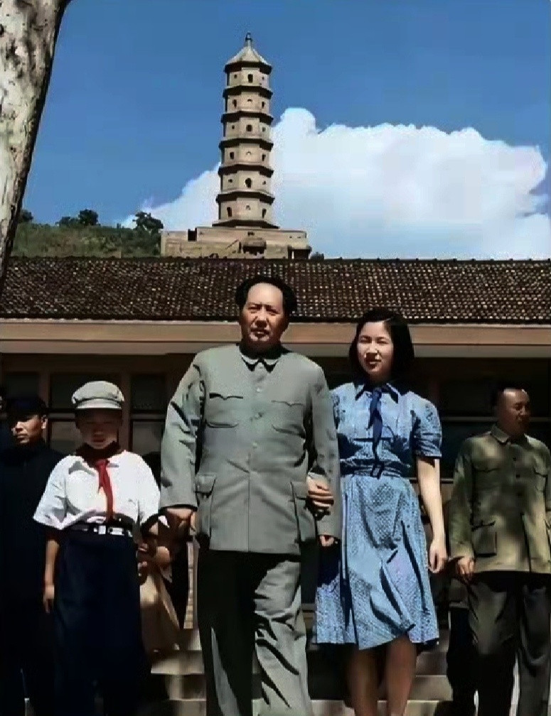 毛主席不光是一位好领袖，也是一位好父亲！