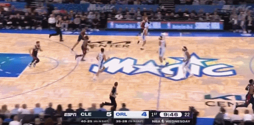 哈登无限拿捏班凯罗哈登今天疯狂军训状元郎班凯罗，过班凯罗就像过清晨的大马路一样