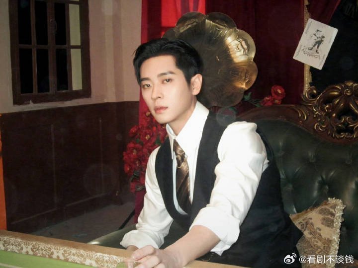 丞磊徐若晗你两的《玉簪秋》真是很妙啊，已经开始脑补正片里两人的对手戏会爽成什么样